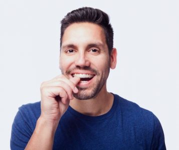 invisalign-for-men_2a52387d90de6344d0c9a1eb67e836ae